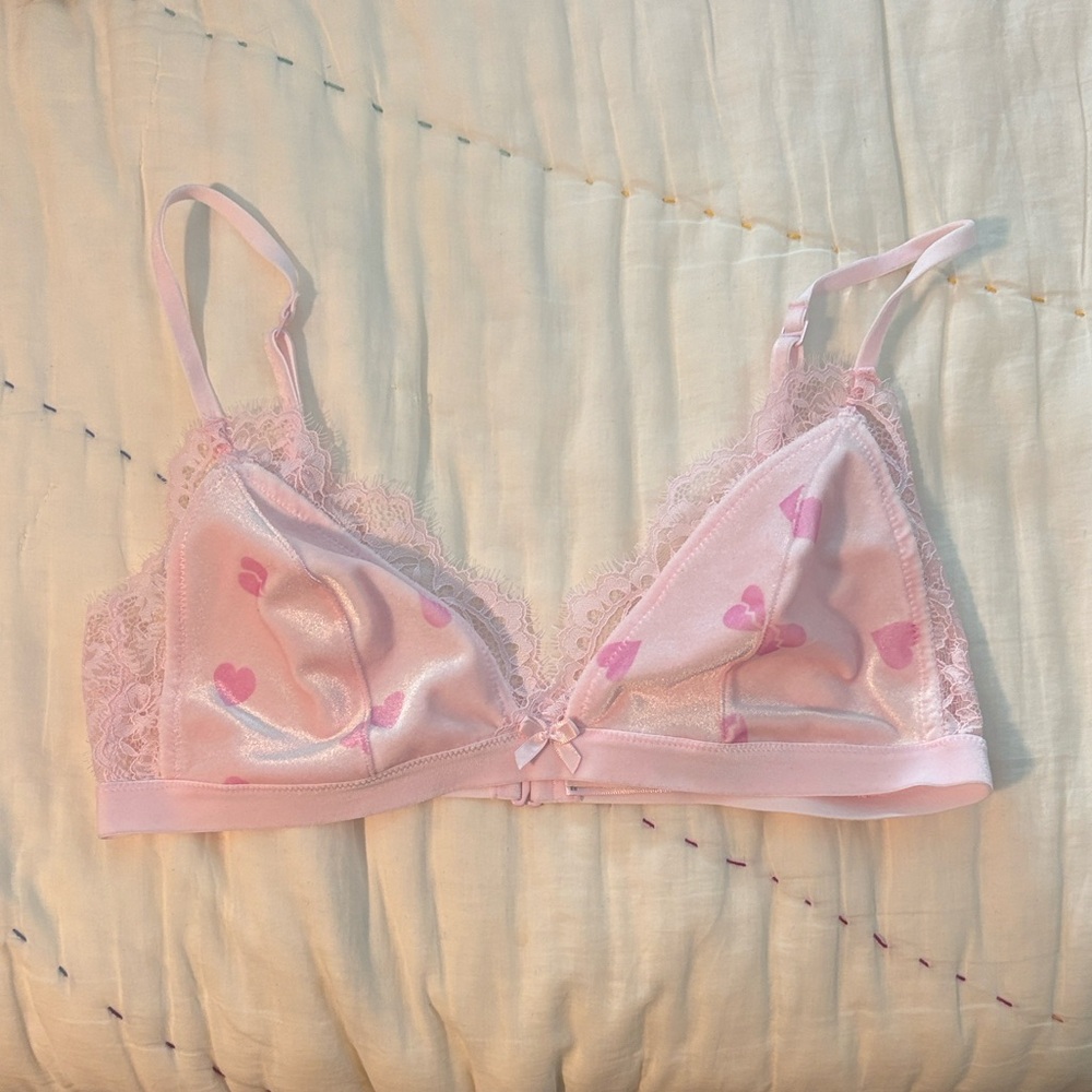 SKIMS Light Pink Heart Lace Bralette